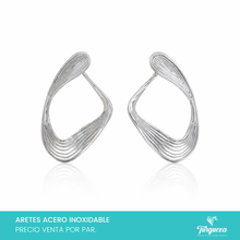 Cargar imagen en el visor de la galería, Arete Ondulado Plateado (3cm) Acero Inoxidable
