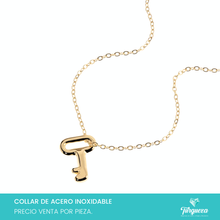 Cargar imagen en el visor de la galería, Collar Llave Dorado Acero Inoxidable
