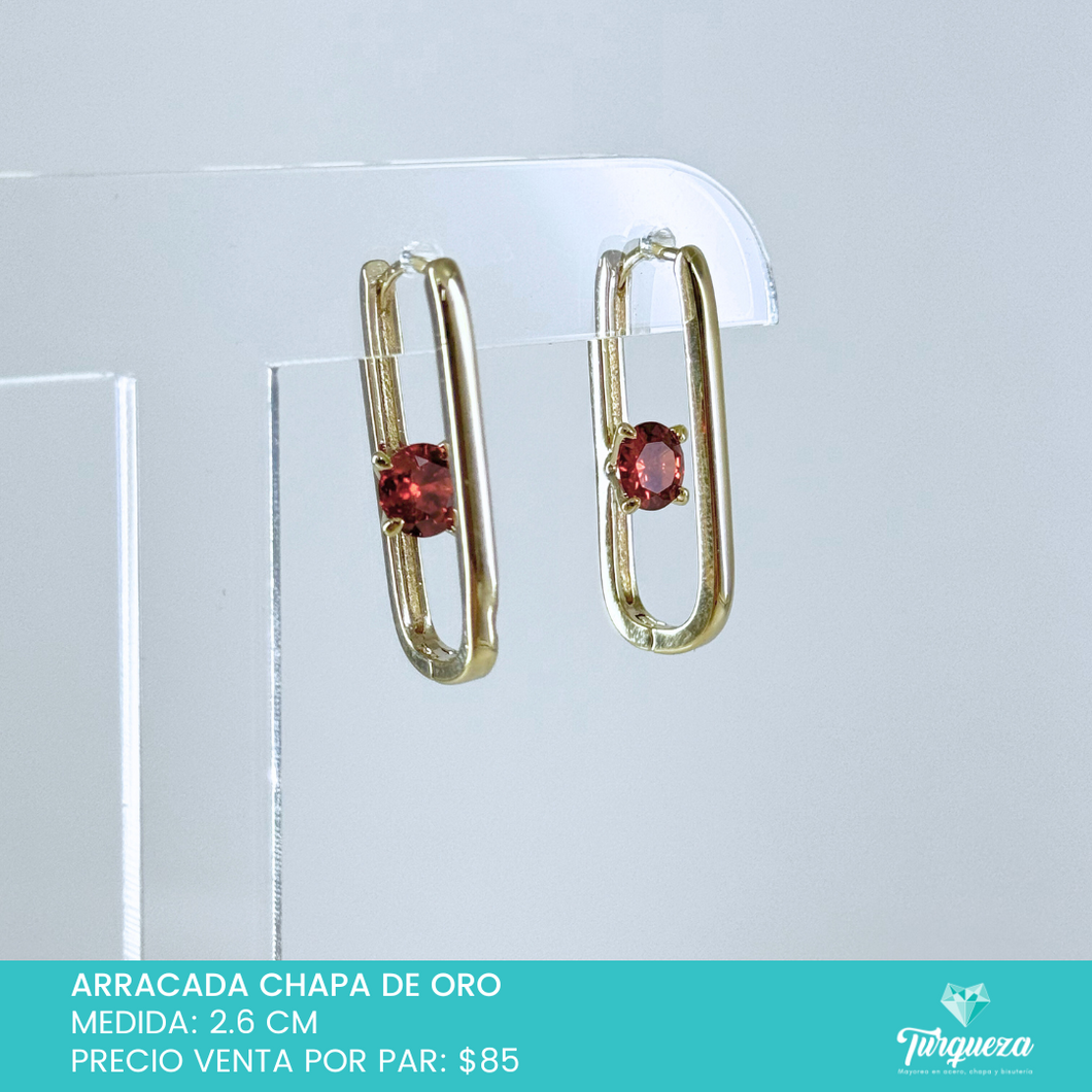 Arracada Rectangular con Zorconia Rojo Chapa de Oro