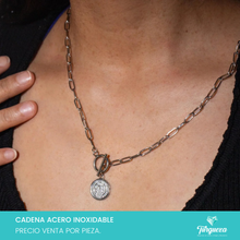 Cargar imagen en el visor de la galería, Collar San Benito Plateado Acero Inoxidable
