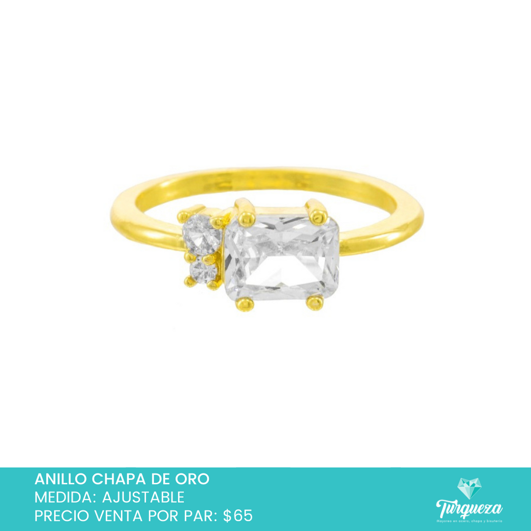 Anillo con Zirconia Rectangular y Cirstales Pequeños