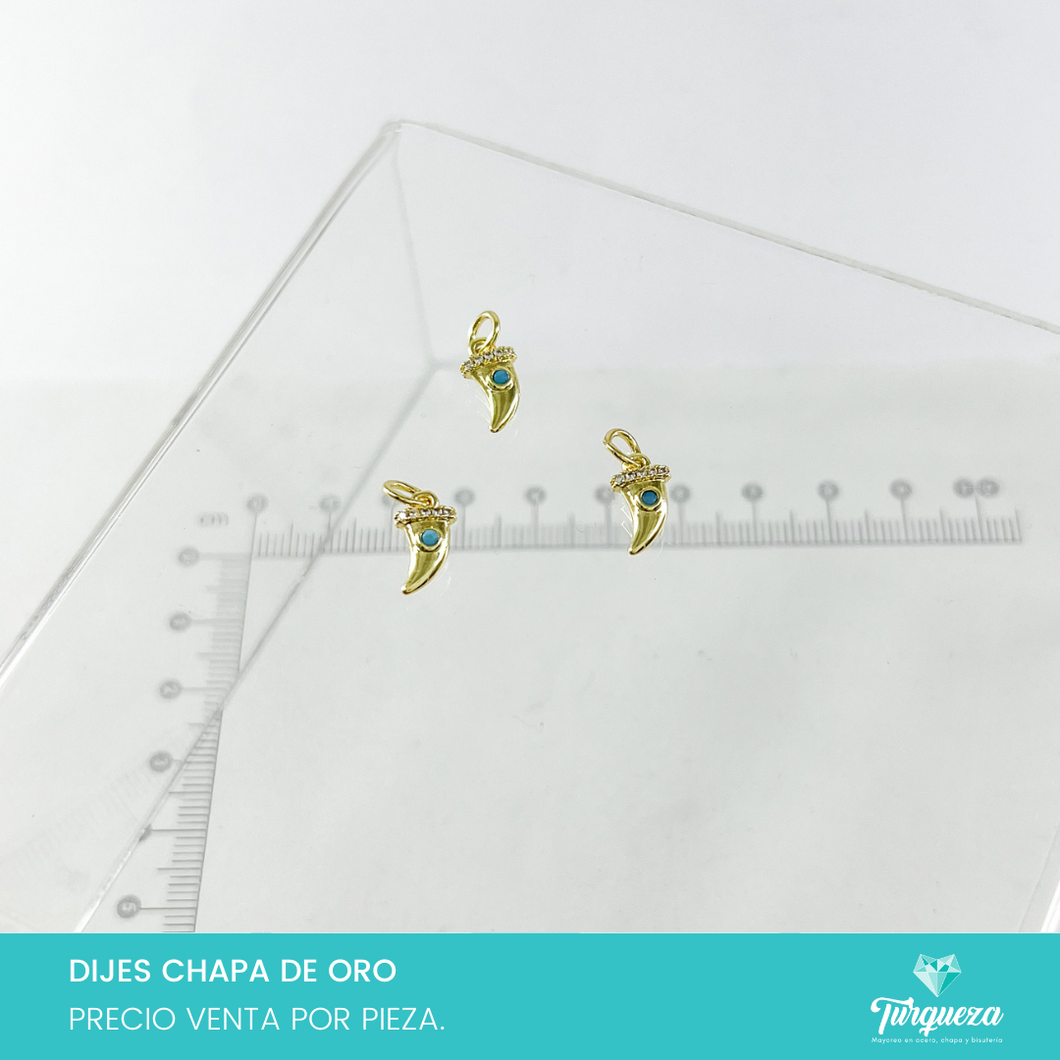 Dije Cuerno Mini Zirconia Chapa de oro