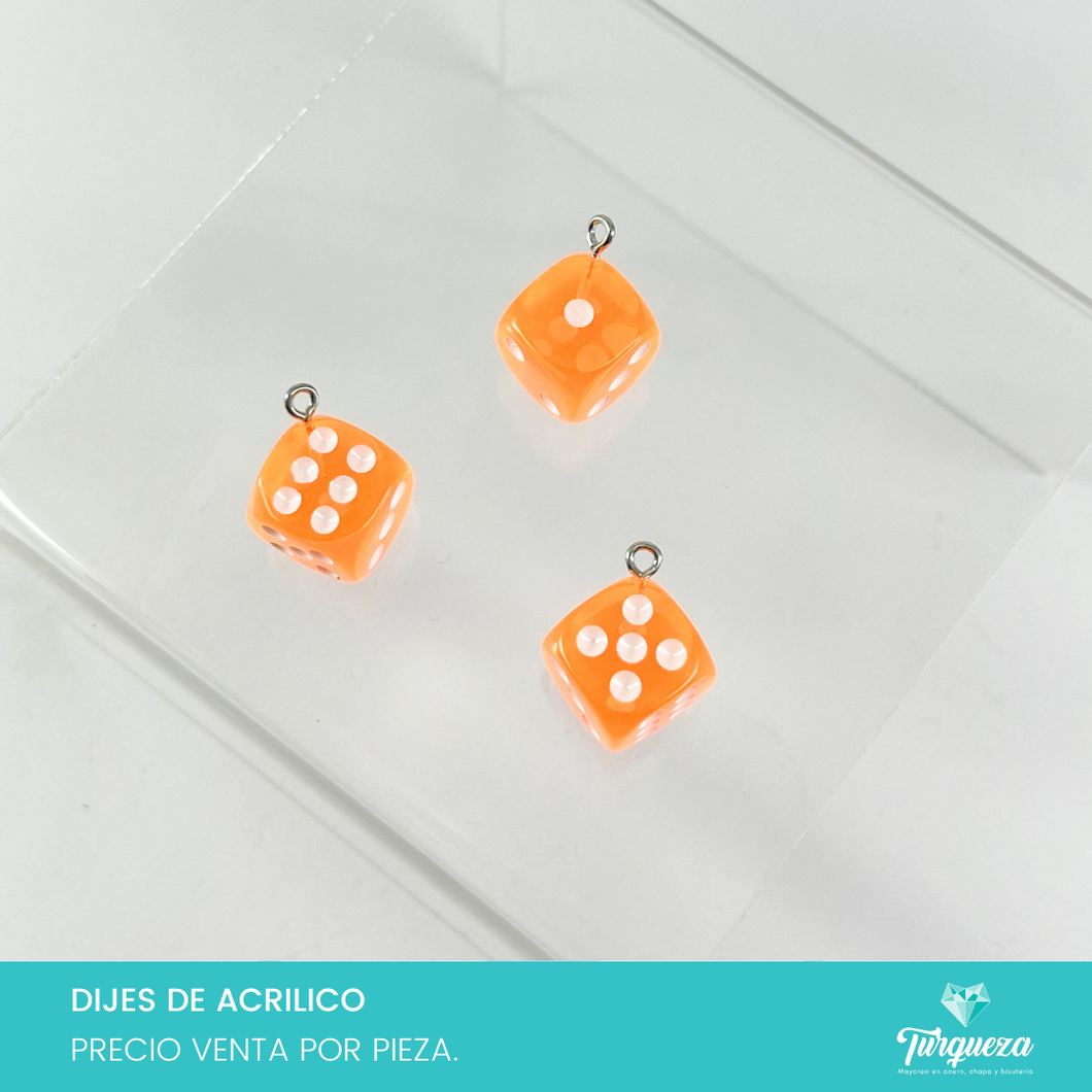 Dije Dado Naranja (1.5x1.5cm) Acrilico