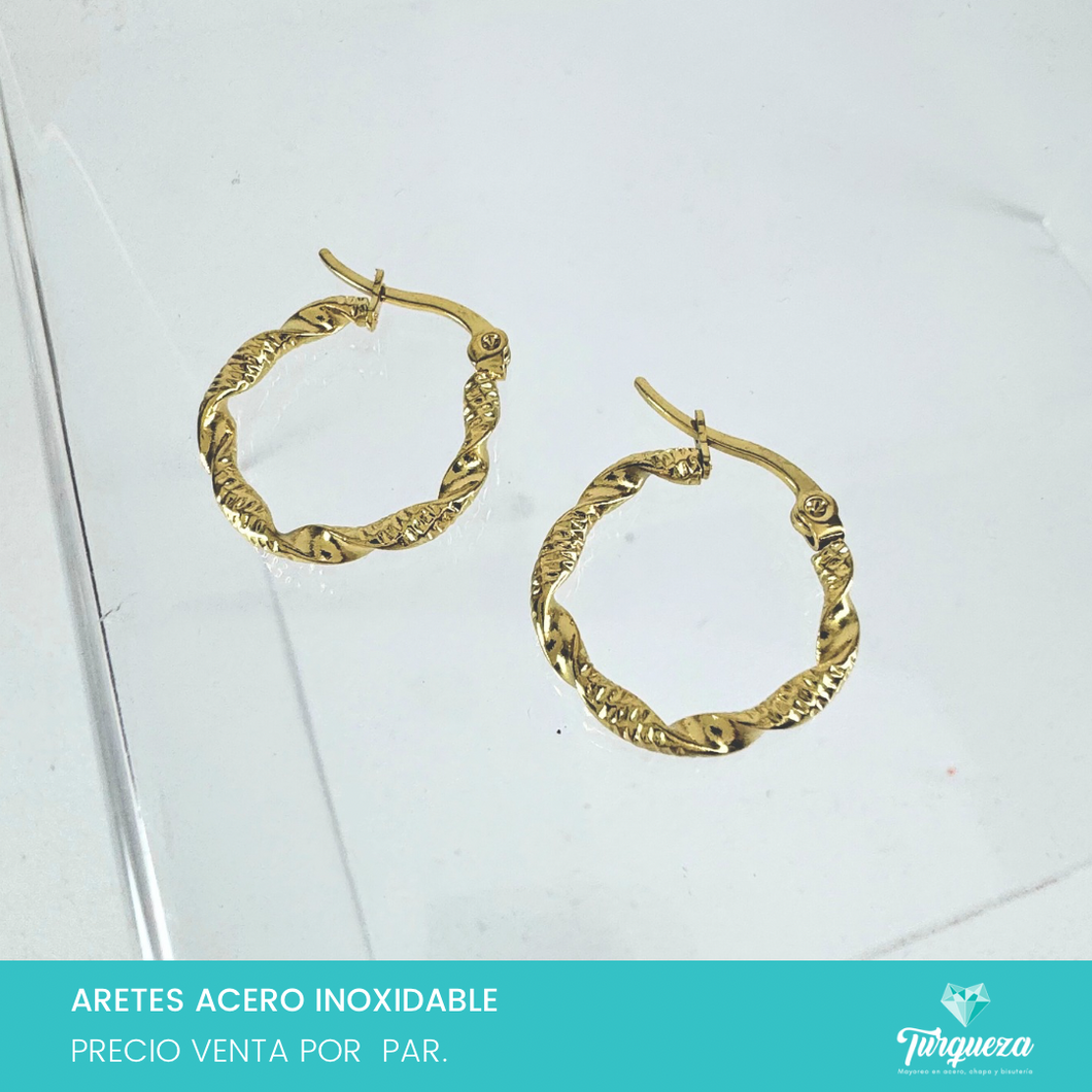 Arete Torcido Textura Dorado 2 cm Acero Inoxidable