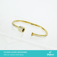 Load image into Gallery viewer, Brazalete Rueda Zirconias Dorado Acero Inoxidable
