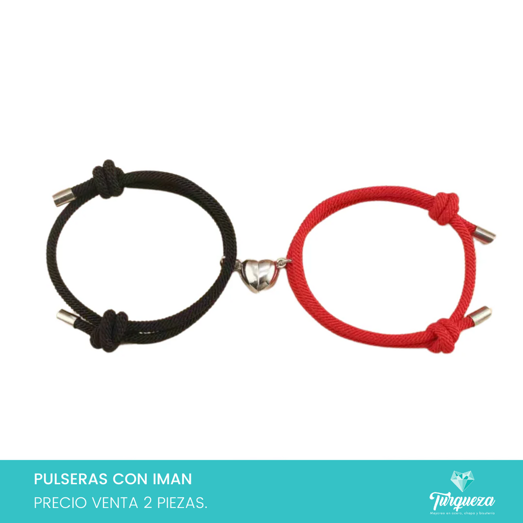 Pulseras de Amor / Amistad Cordon Negro y Rojo con Dije de Corazón Imán Acero Ajustables (2 pzas)