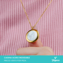 Cargar imagen en el visor de la galería, Collar Medalla Virgen Perla Madre Acero Inoxidable
