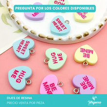 Cargar imagen en el visor de la galería, Dije Corazon Dulce Pastel con Frase  (1.9x1.8cm) Resina
