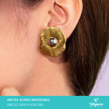 Cargar imagen en el visor de la galería, Arete Ondulado Centro bola Bitono 3cm Acero Inoxidable
