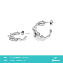 Cargar imagen en el visor de la galería, Arete Ondulado Plateado (3cm) Acero Inoxidable
