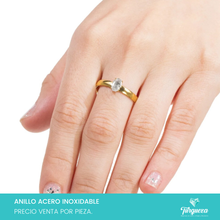 Cargar imagen en el visor de la galería, Anillo Zirconia Oval Ajustable Dorado Acero Inoxidable
