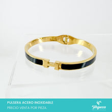 Load image into Gallery viewer, Brazalete H Esmalte Negro Dorado Acero Inoxidable
