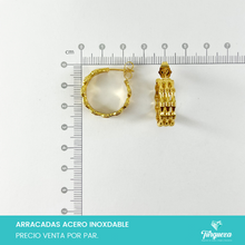 Load image into Gallery viewer, Aretes Arracadas Triple Pegada Doradas Acero Inoxidable
