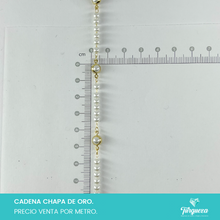 Load image into Gallery viewer, Cadena 5 Perlas y Perla Conectora (Venta por metro) Chapa de oro
